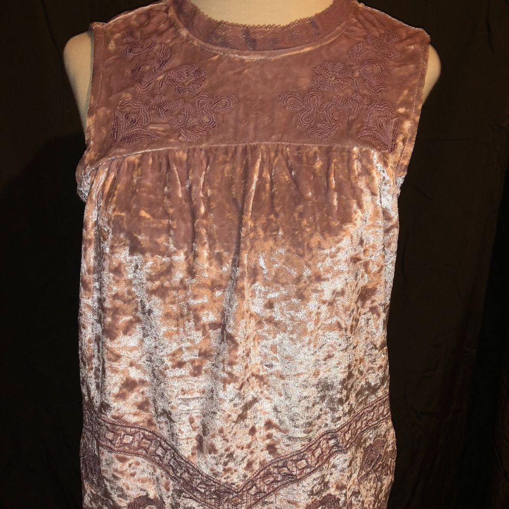 BNWT Adiva Velvet Top-Medium